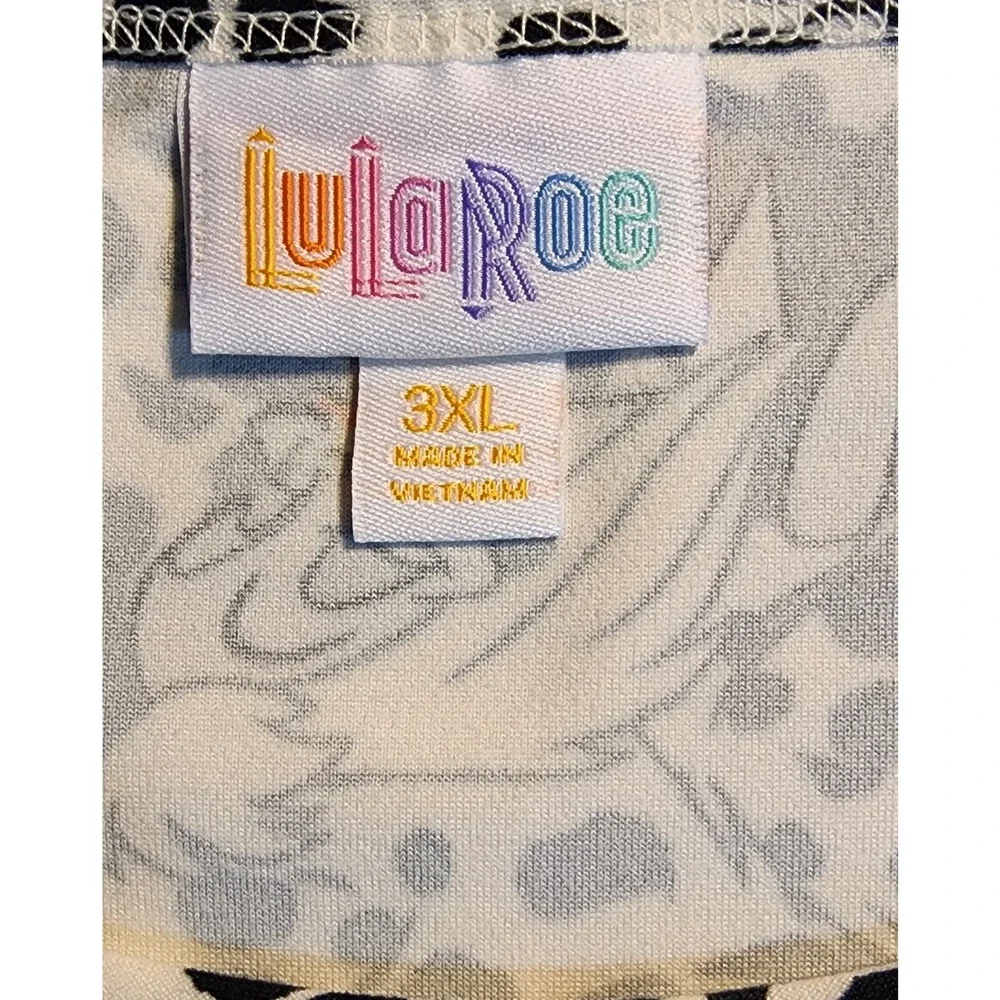 Disney Cruella DeVille LuLaRoe Gigi short sleeve top Size 3XL NWT - Picture 4 of 6